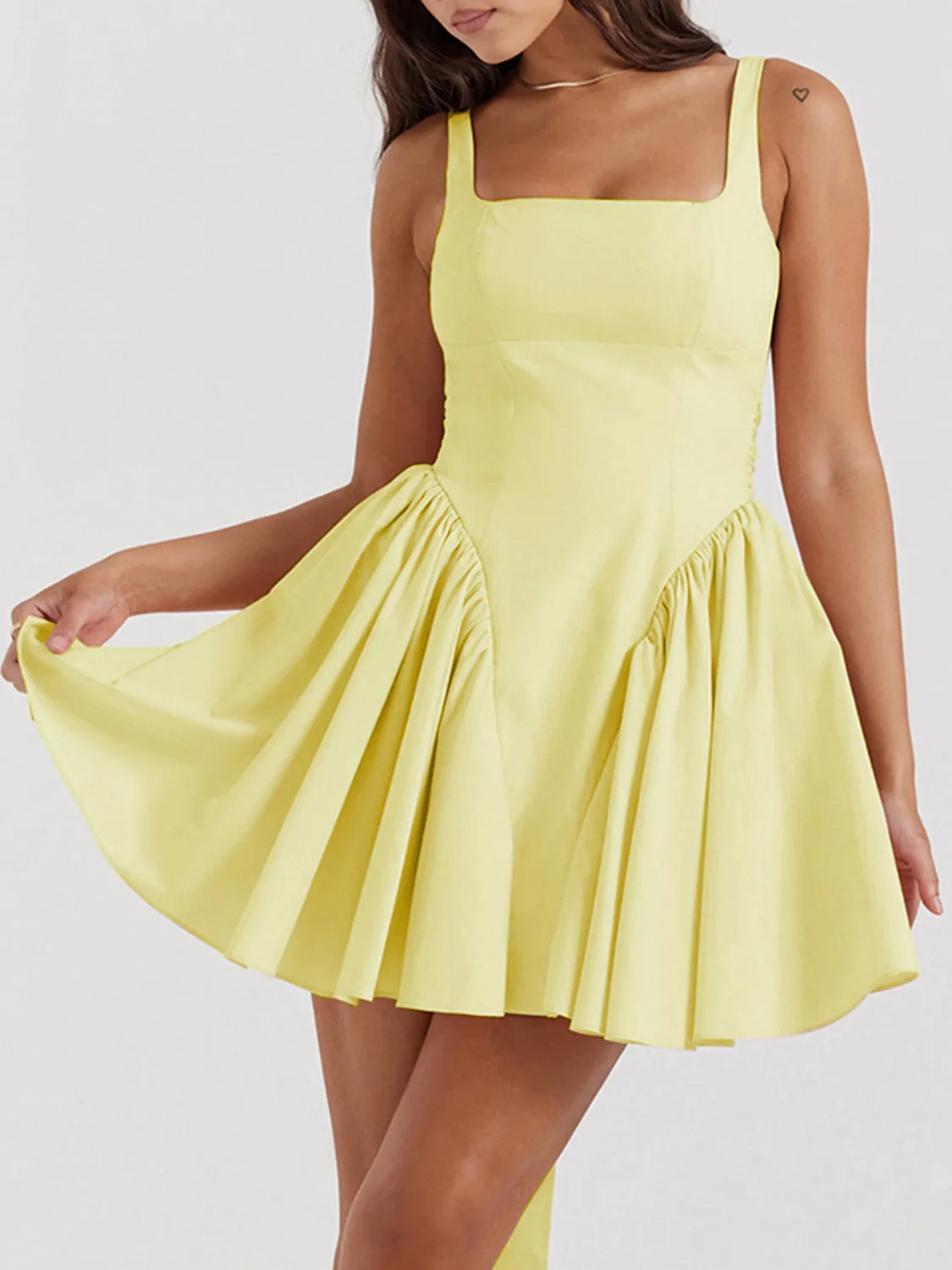 Backless Bow Detail Square Neck Mini Dress New Women's Fashion Suspender Ruffle Skirt Short dress Open Back