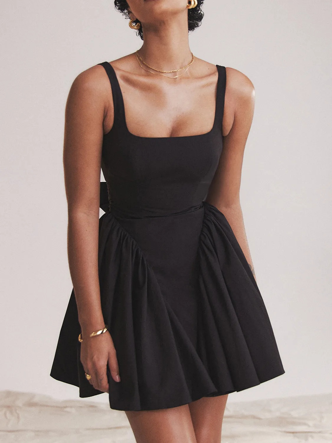Backless Bow Detail Square Neck Mini Dress New Women's Fashion Suspender Ruffle Skirt Short dress Open Back