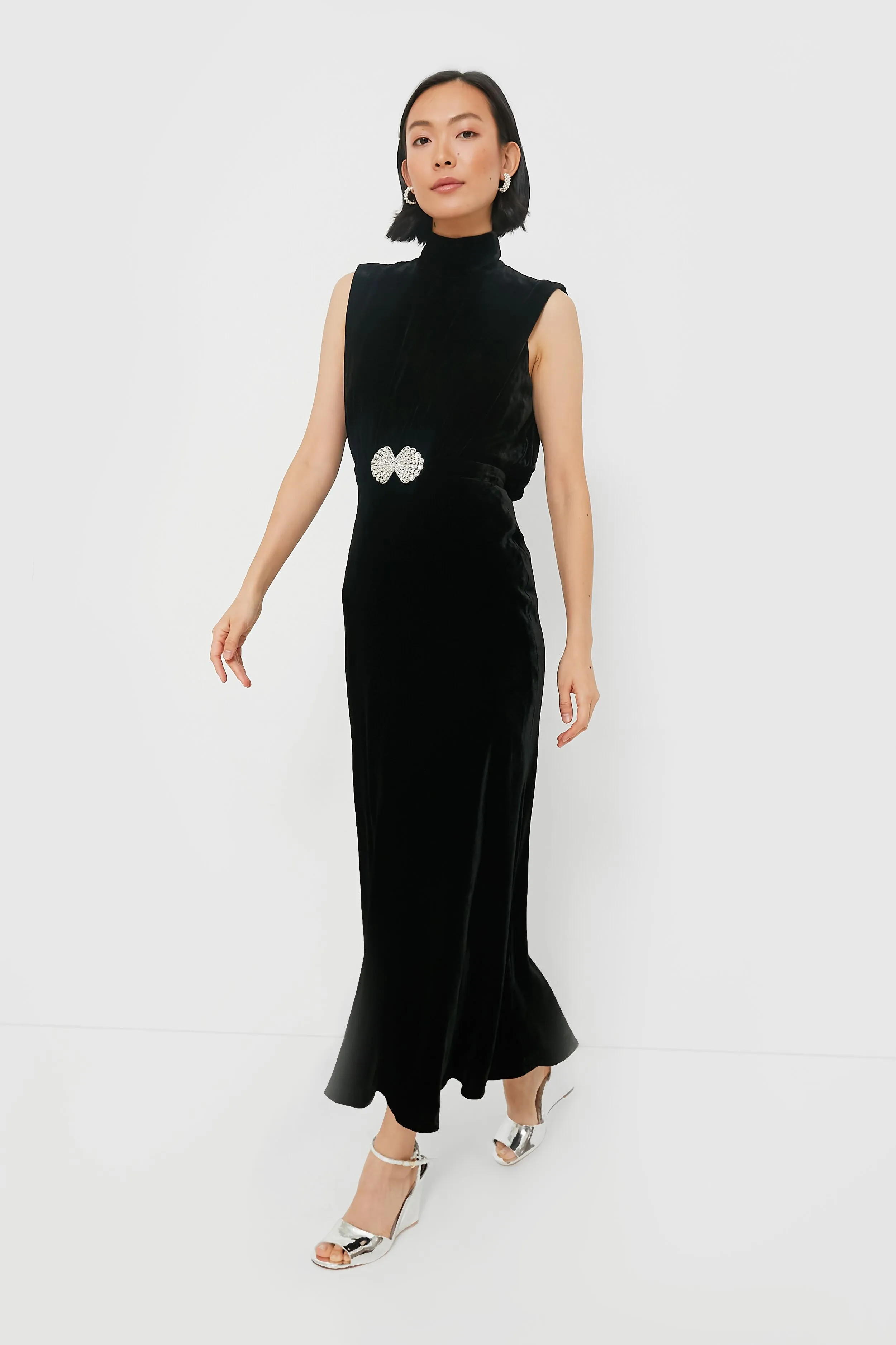 Black with Pearl Clamshell Fleur Velvet Dress