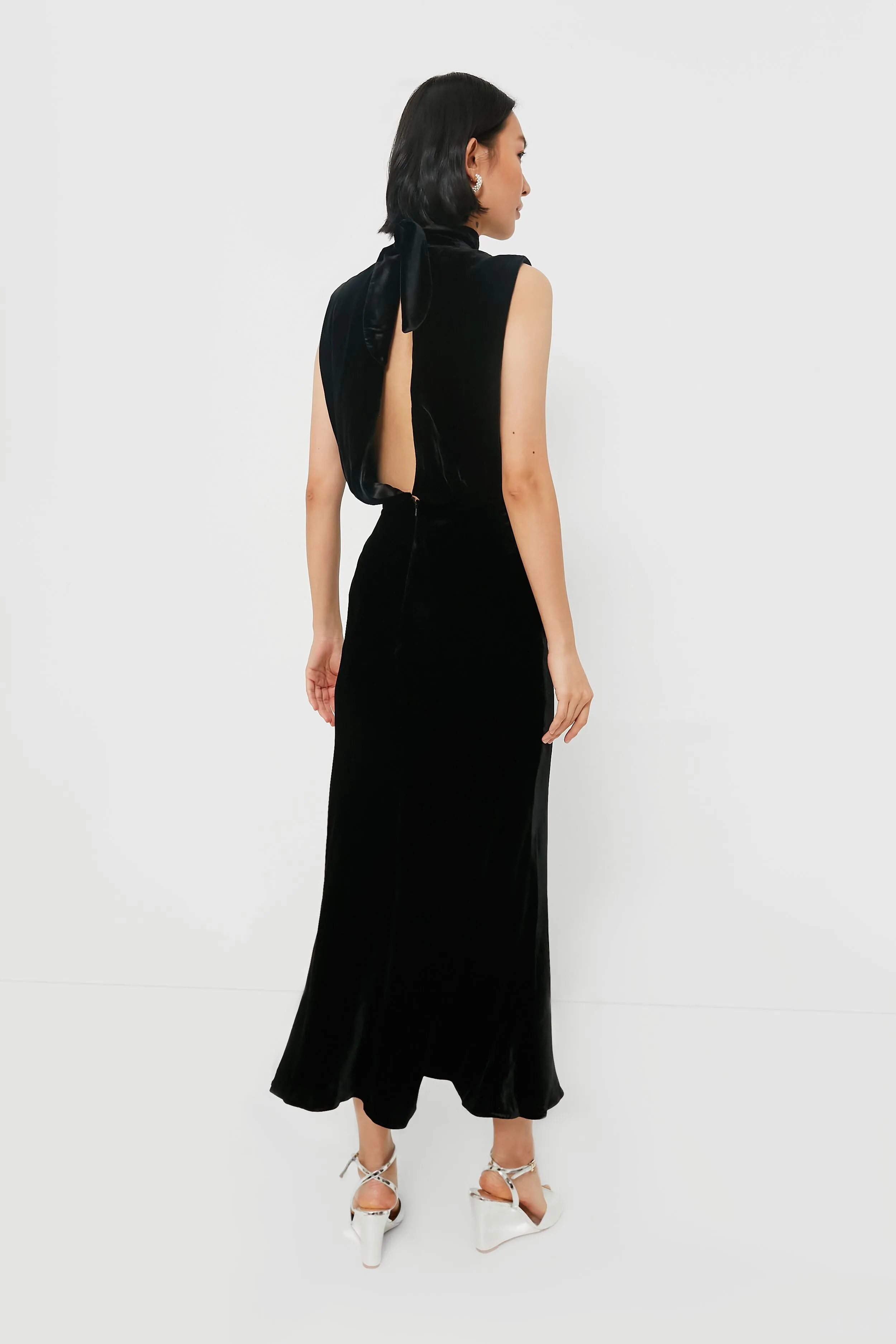 Black with Pearl Clamshell Fleur Velvet Dress