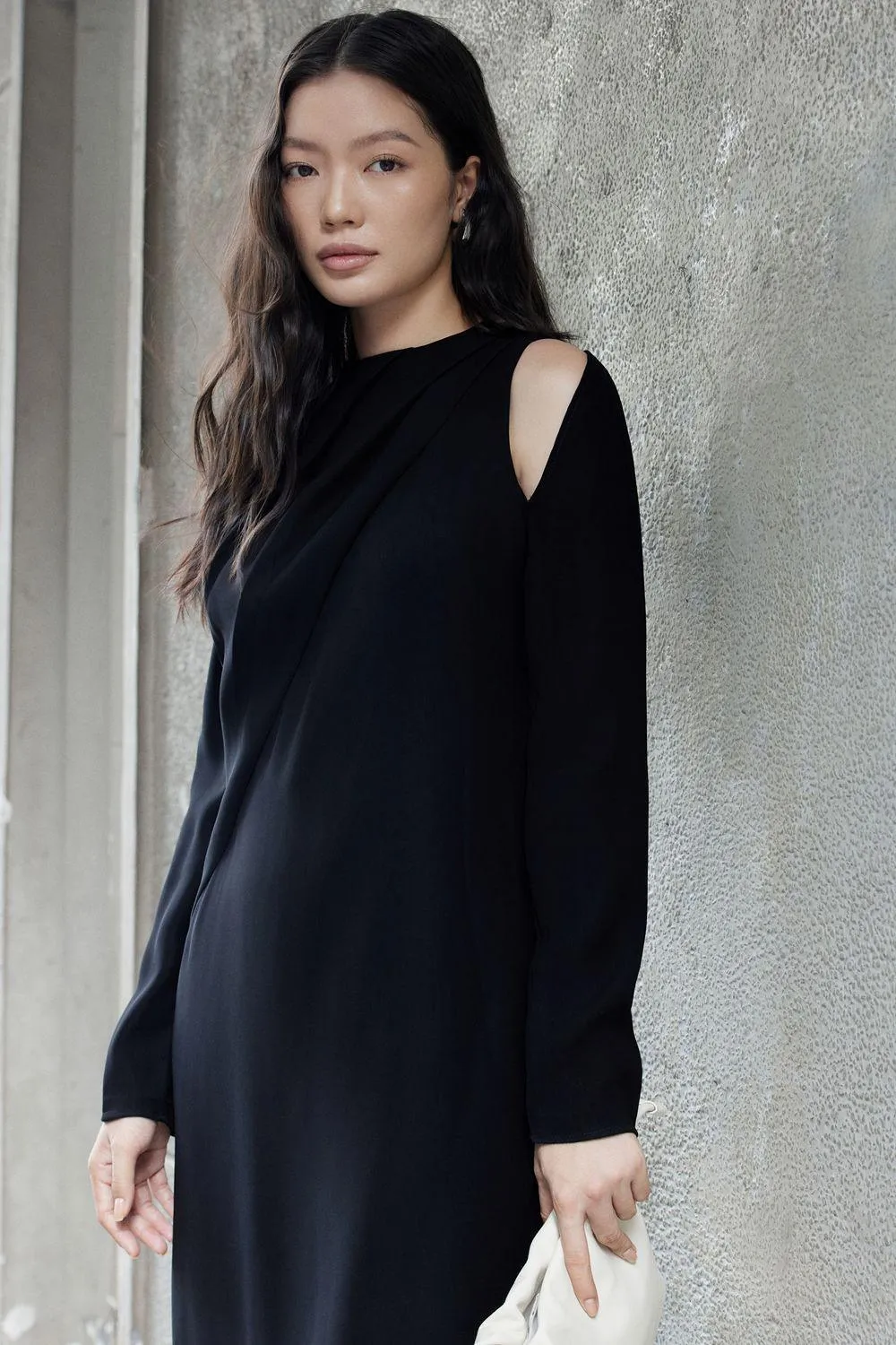 Mayes Straight Round Neck Crepe Midi Dress