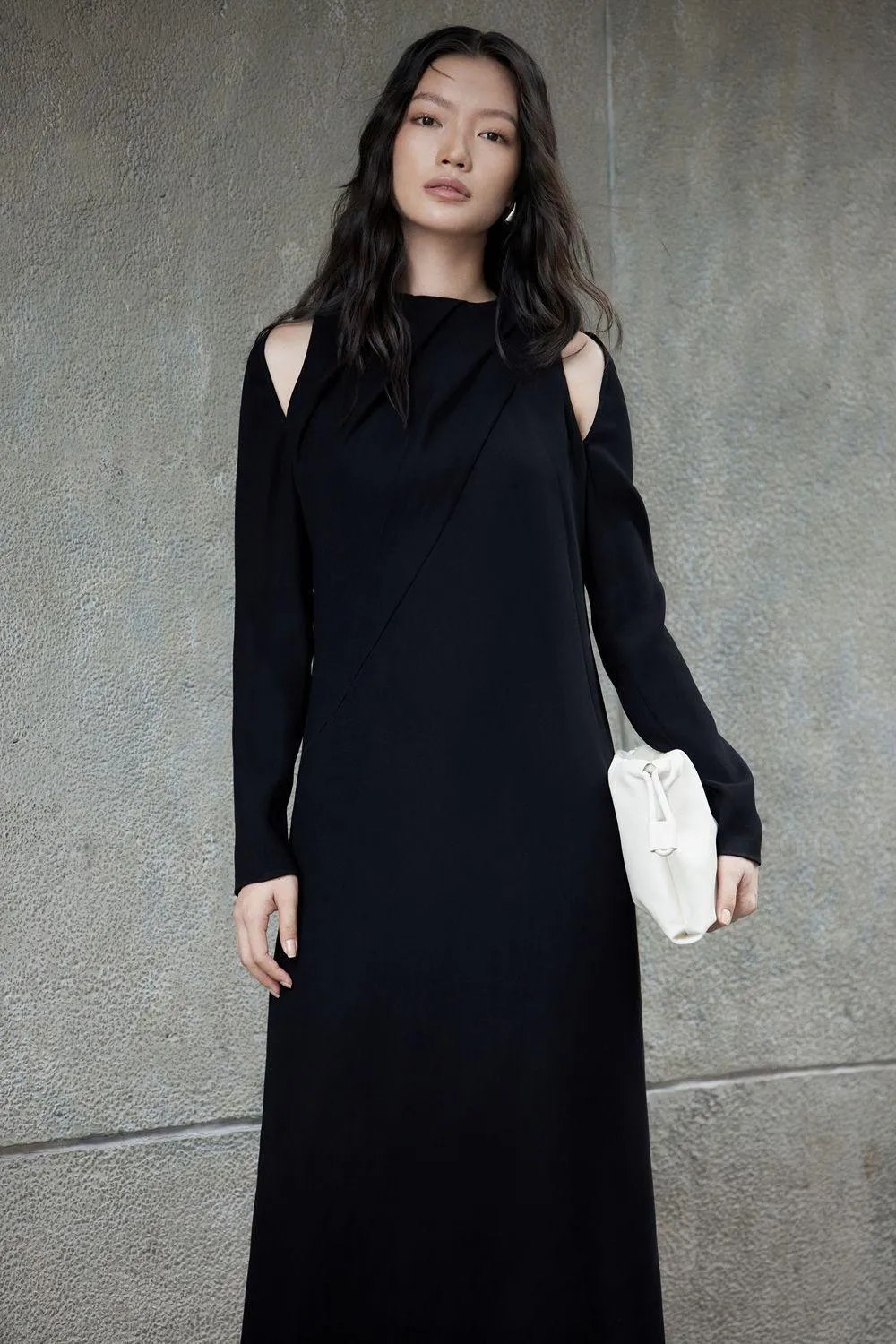 Mayes Straight Round Neck Crepe Midi Dress